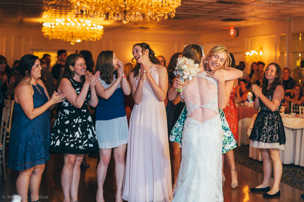 Perona Farms wedding - successful catch of the bouquet! 